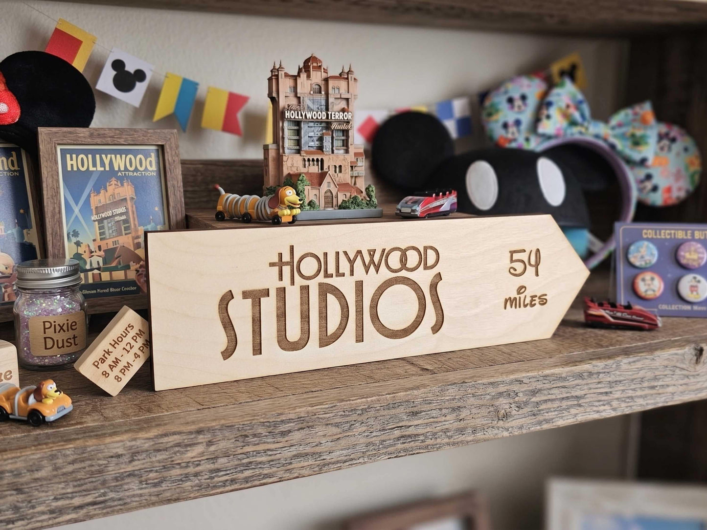 Miles to Hollywood Studios Sign