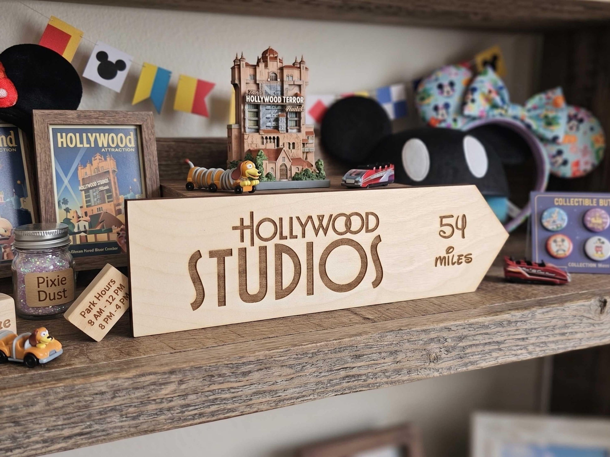 Miles to Hollywood Studios Sign